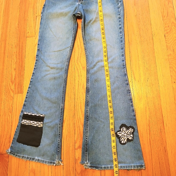 L.E.I Custom Flare Jeans - Picture 7 of 12
